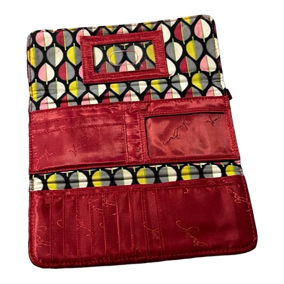 Vera Bradley Red Quilted Wallet. - Picture 3 of 5